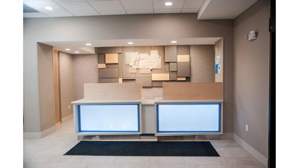 Holiday Inn Express & Suites Norfolk by IHG photo 36