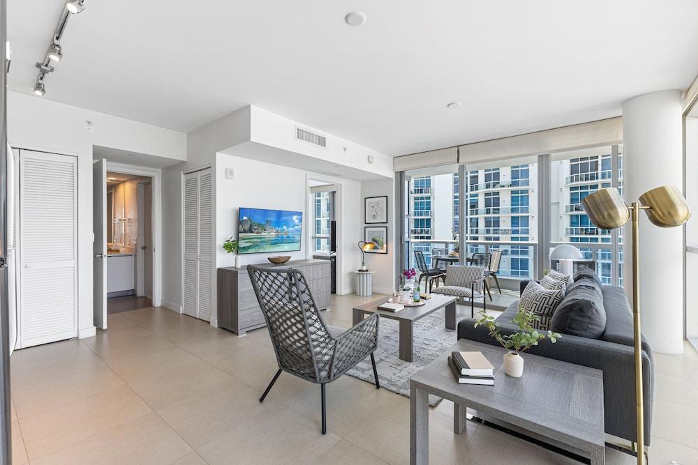 Dharma Home Suites Miami at Monte Carlo photo 96