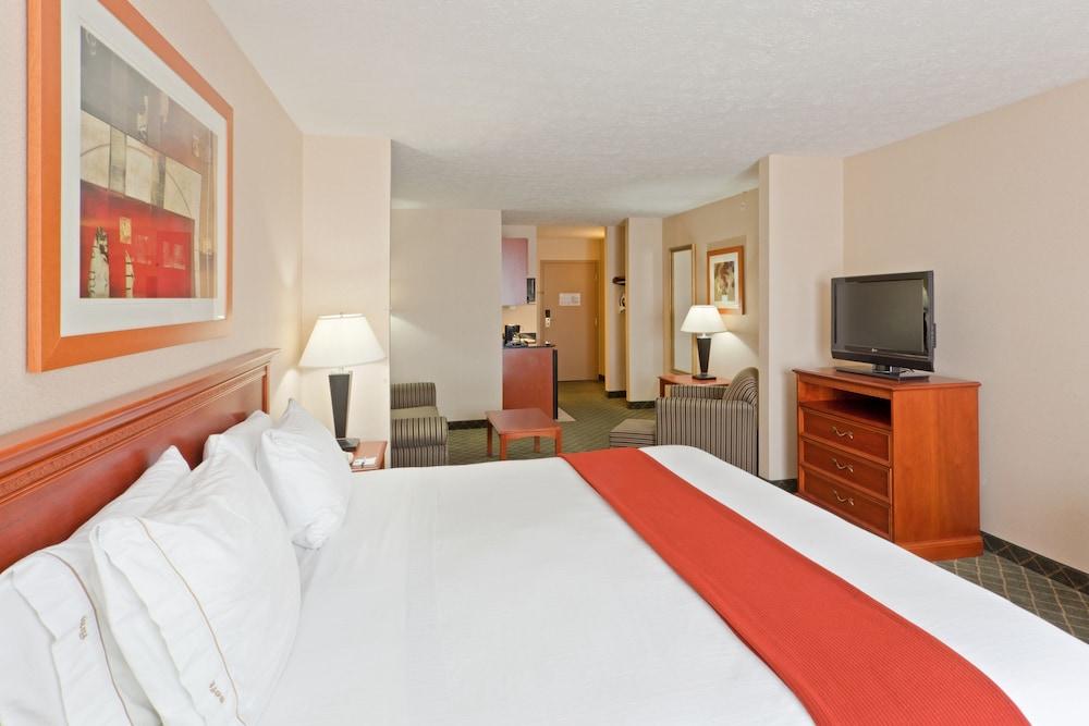 Holiday Inn Express & Suites Kent - University Area by IHG photo 2
