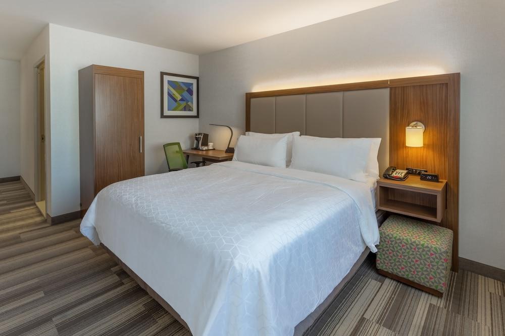 Holiday Inn Express Laguardia Airport, an IHG Hotel photo 14