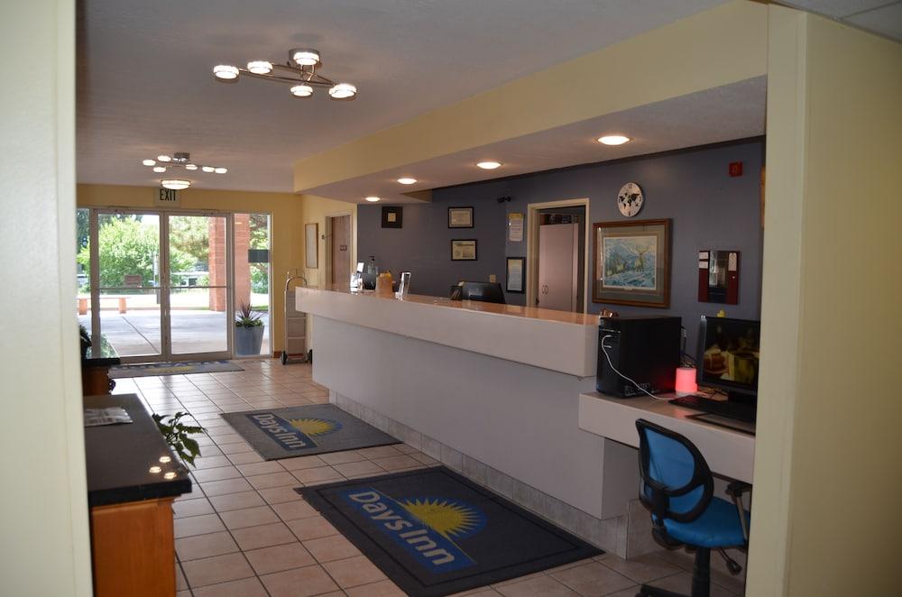 Days Inn by Wyndham Torrey Capital Reef photo 40