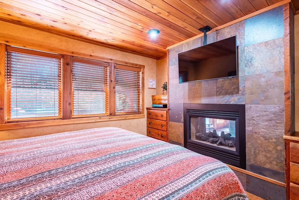 Ruidoso Lodge Cabins photo 2