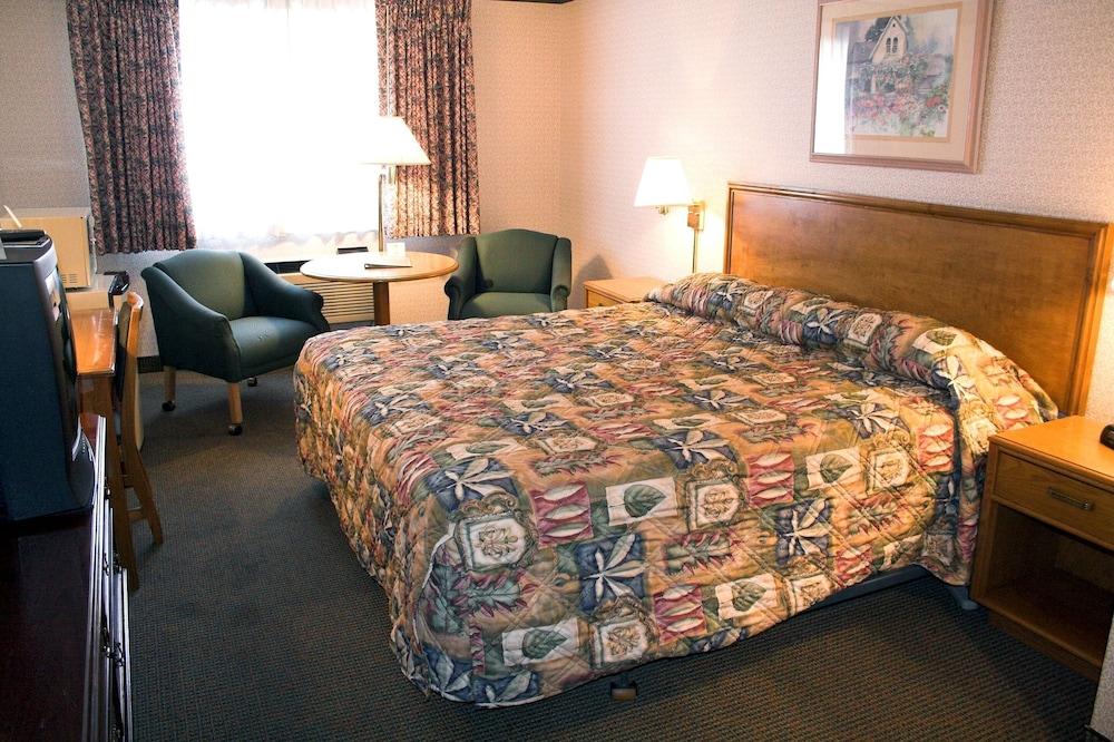 Holiday Motel photo 14