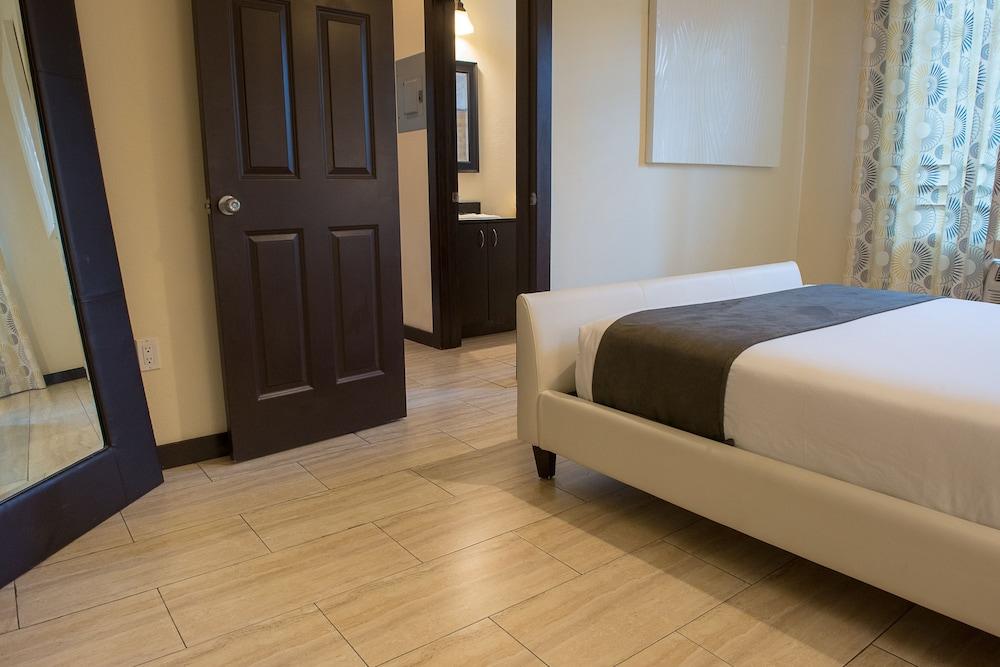 Tradewinds Apartment Hotel photo 5