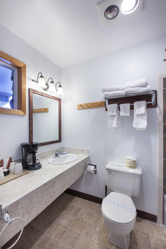 Silver Sands Motel photo 23