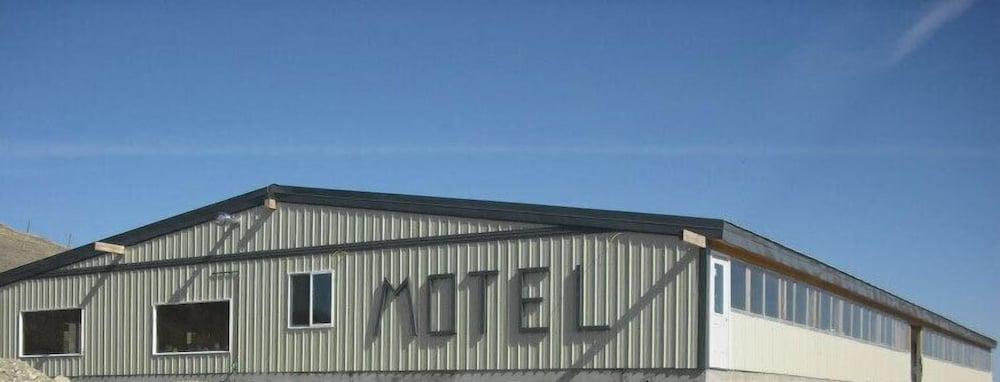 Hooks Hideaway Motel photo 8