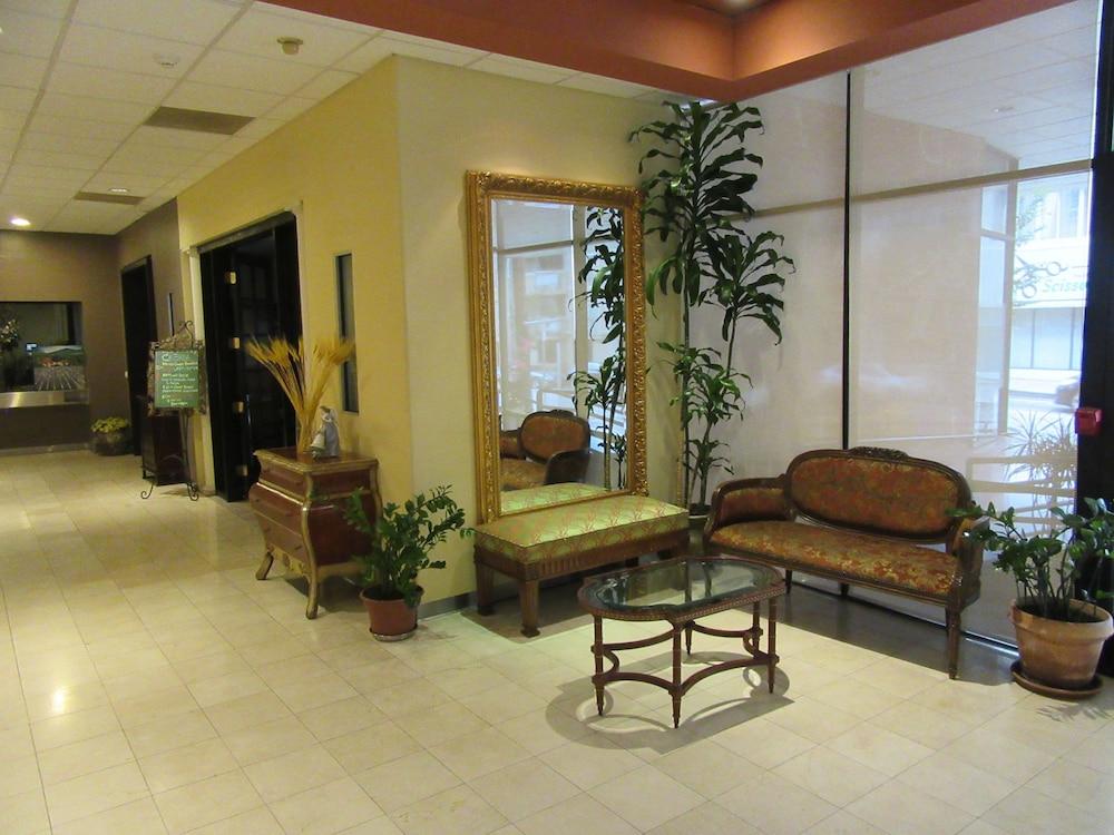 Ramada by Wyndham Los Angeles/Koreatown West photo 2