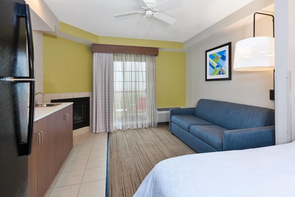 Holiday Inn Express & Suites Petoskey by IHG photo 44