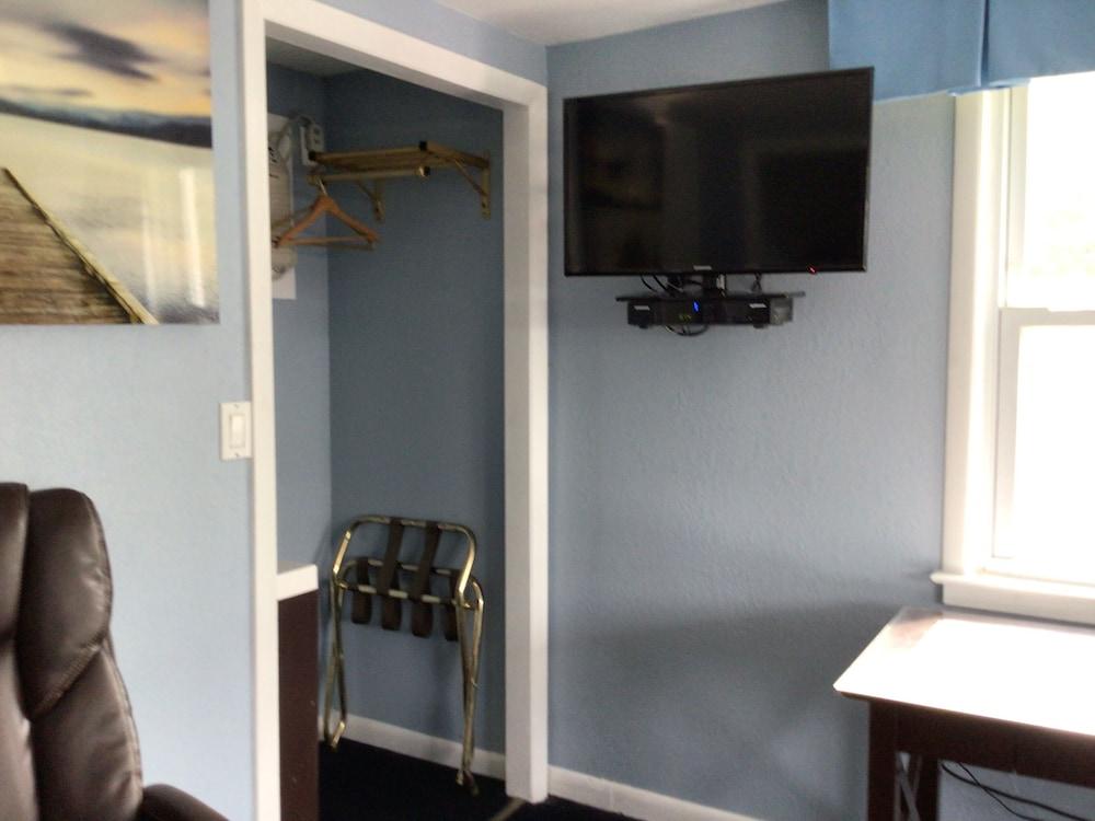 Hitching Post Country Motel photo 16