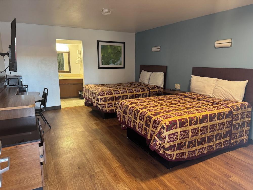 spanish trails inn photo 8