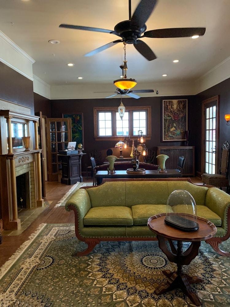 The Hygrade Inn photo 16