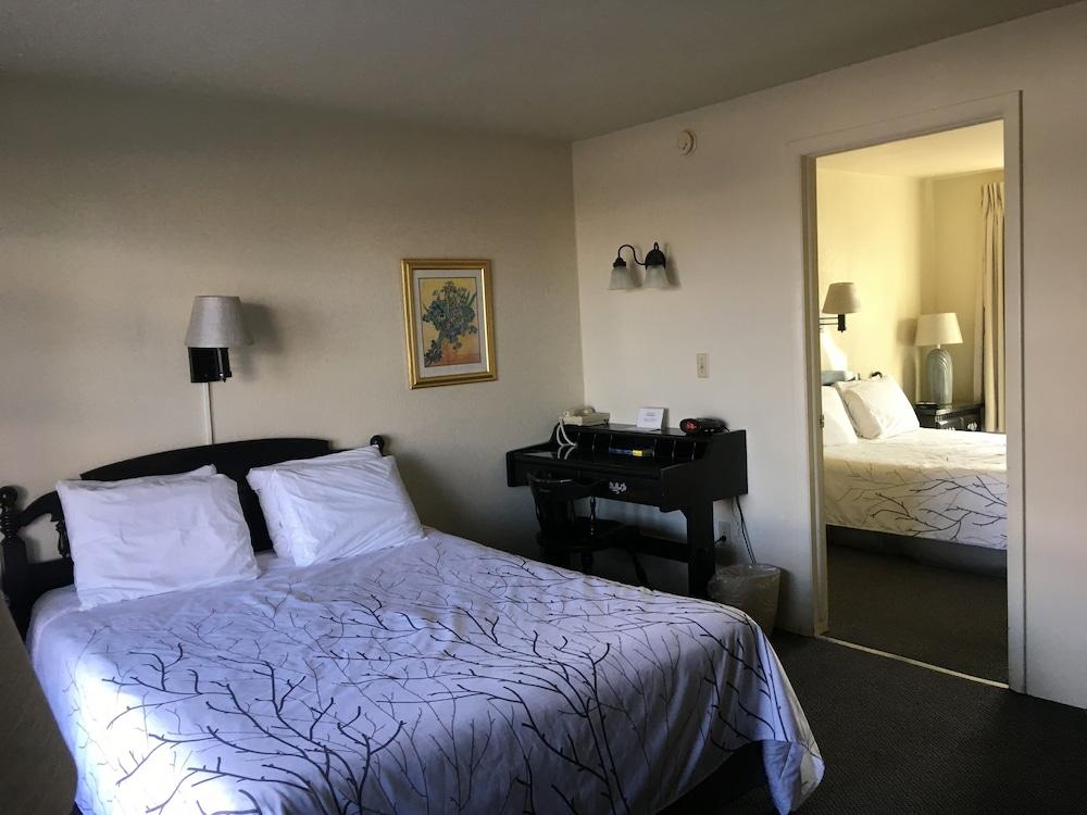 Continental Inn photo 20