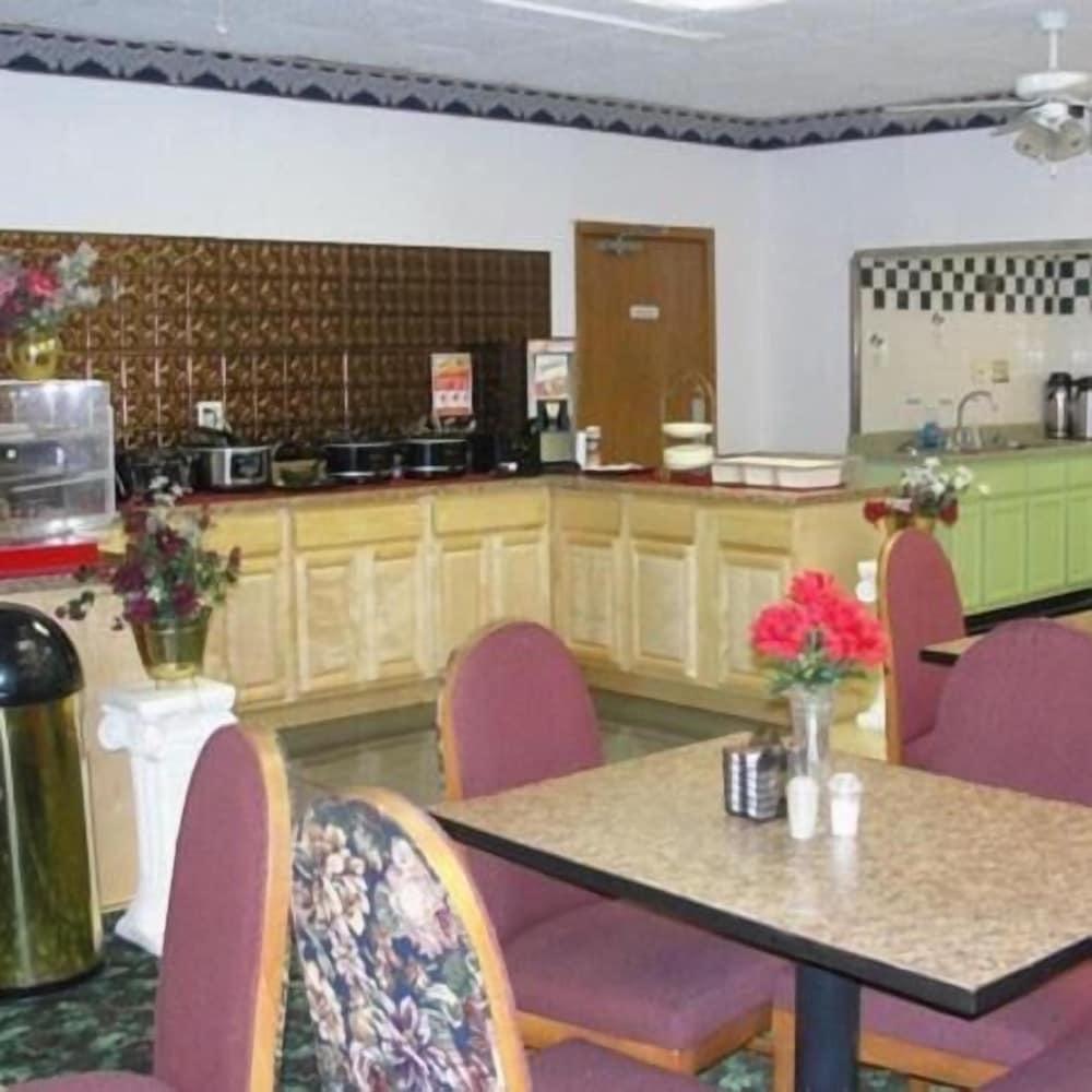 Royal Inn Knoxville Airport Alcoa photo 7