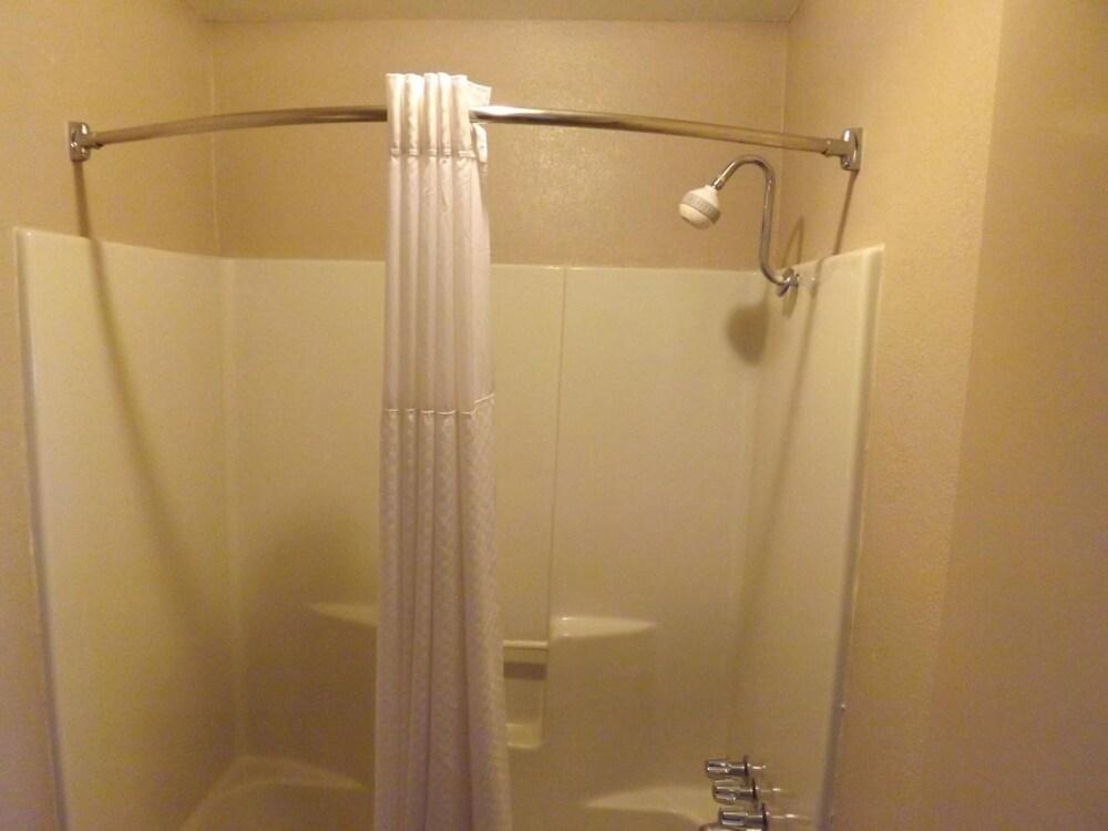 Executive Inn by OYO Kilgore North photo 22