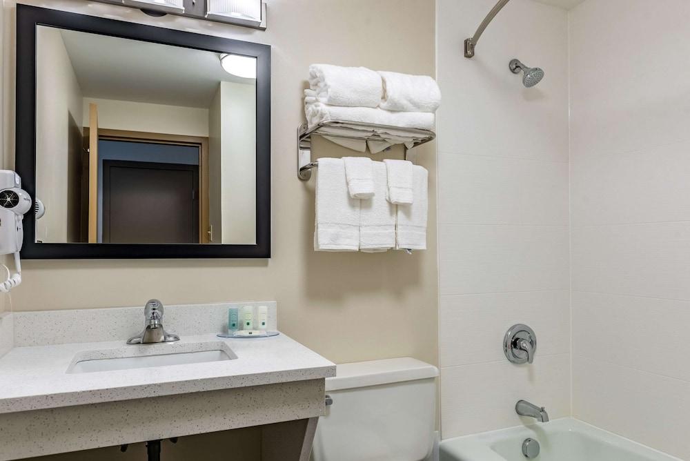 Quality Inn Bucyrus North photo 17