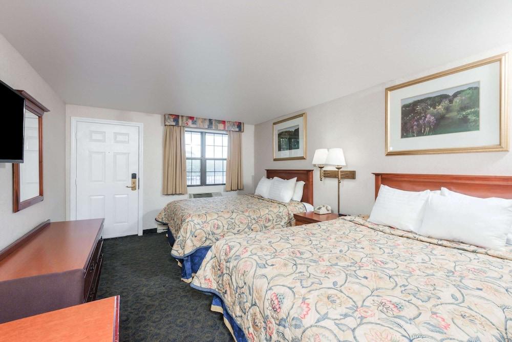 Knights Inn North Attleboro photo 25