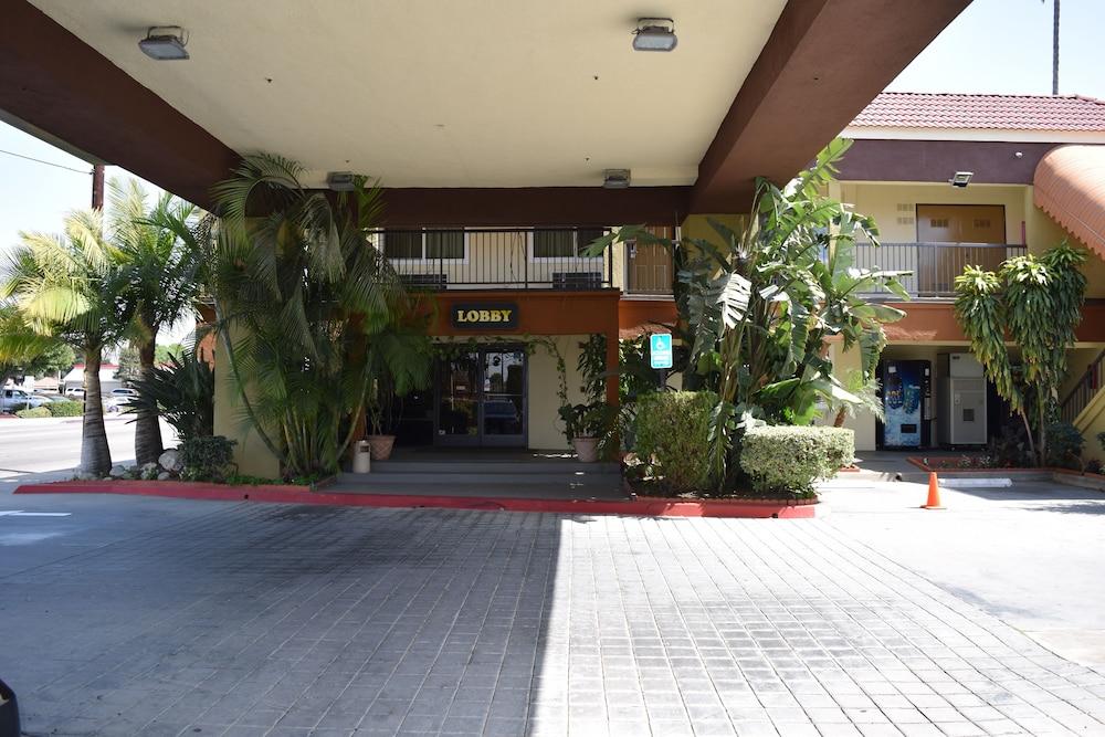 Budget Inn La Puente photo 2