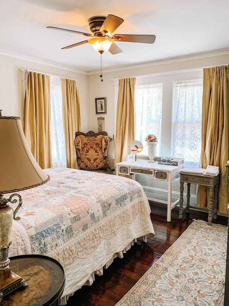 Park Place Inn and Cottages photo 65