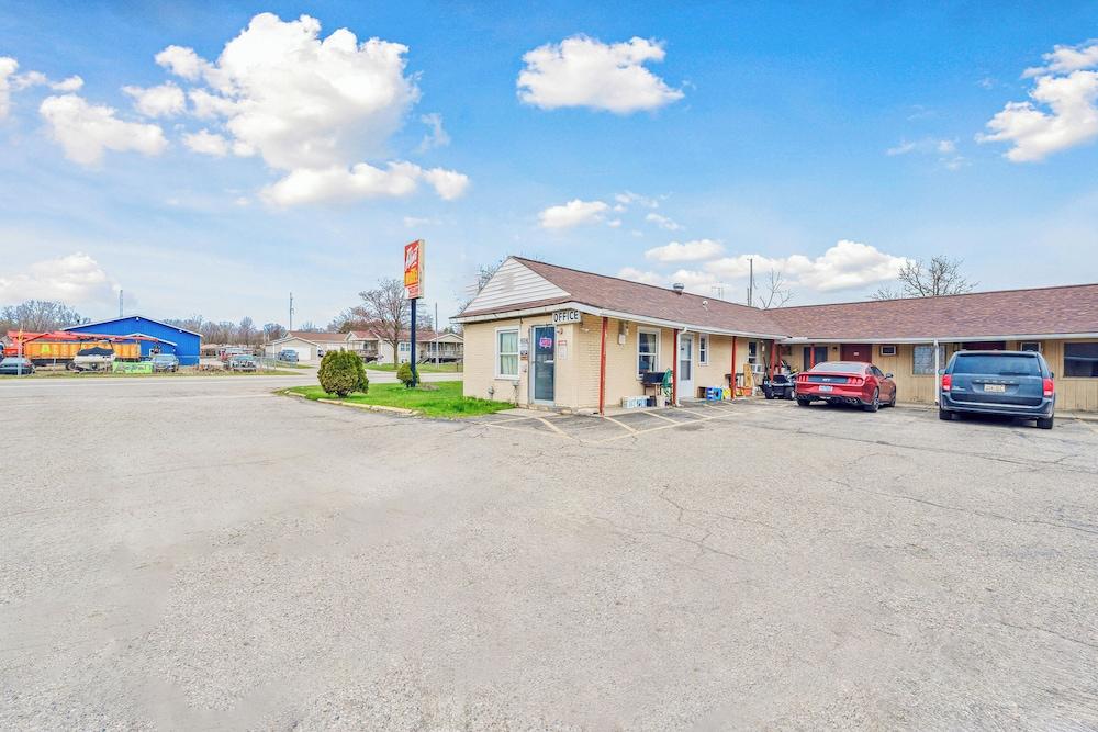 Flint Motel by OYO MI Near I-475 photo 41