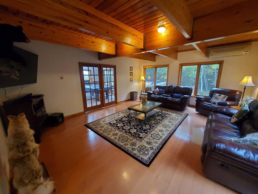 Bear Mountain Lodge photo 18