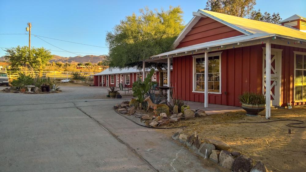 Joshua Tree Ranch House photo 31