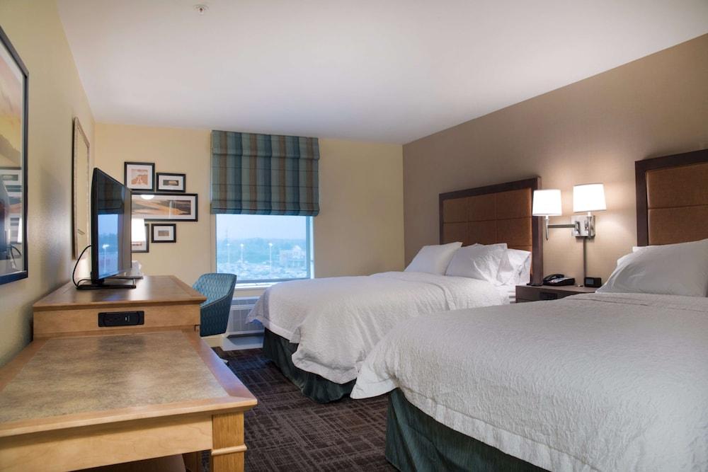 Hampton Inn Big Rapids photo 2