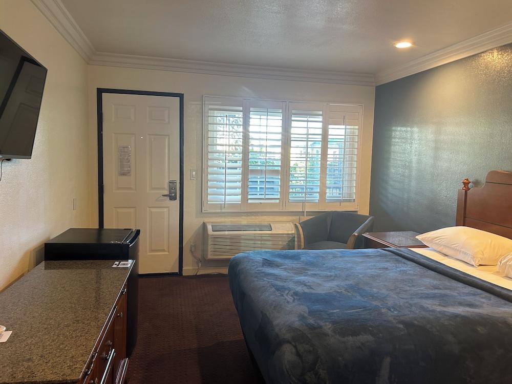 Welcome Inn on Colorado Blvd photo 19