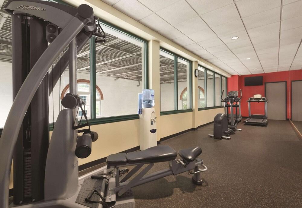 Country Inn & Suites by Radisson, St. Charles Historic District photo 24