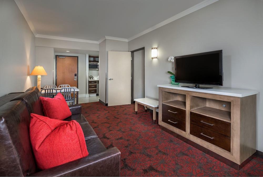 Desert Palms Hotel & Suites photo 16