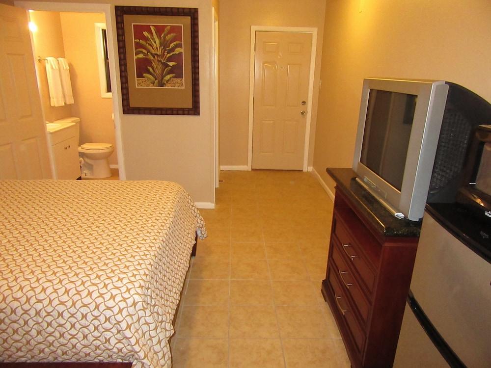 El Patio Inn photo 24