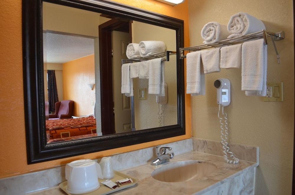 Royal Inn photo 14