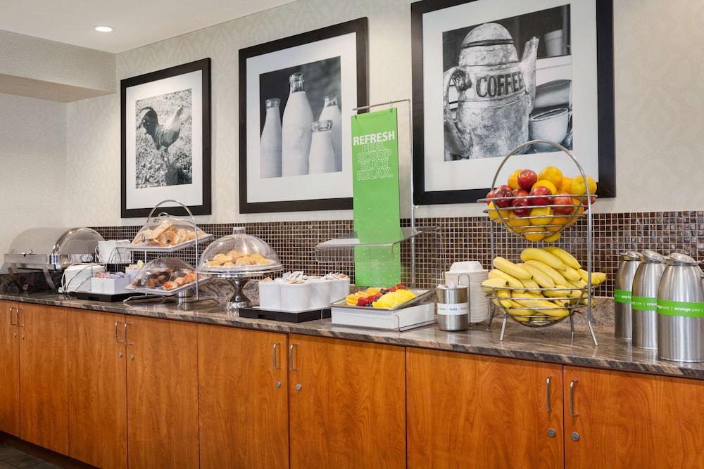 Hampton Inn Clackamas photo 34
