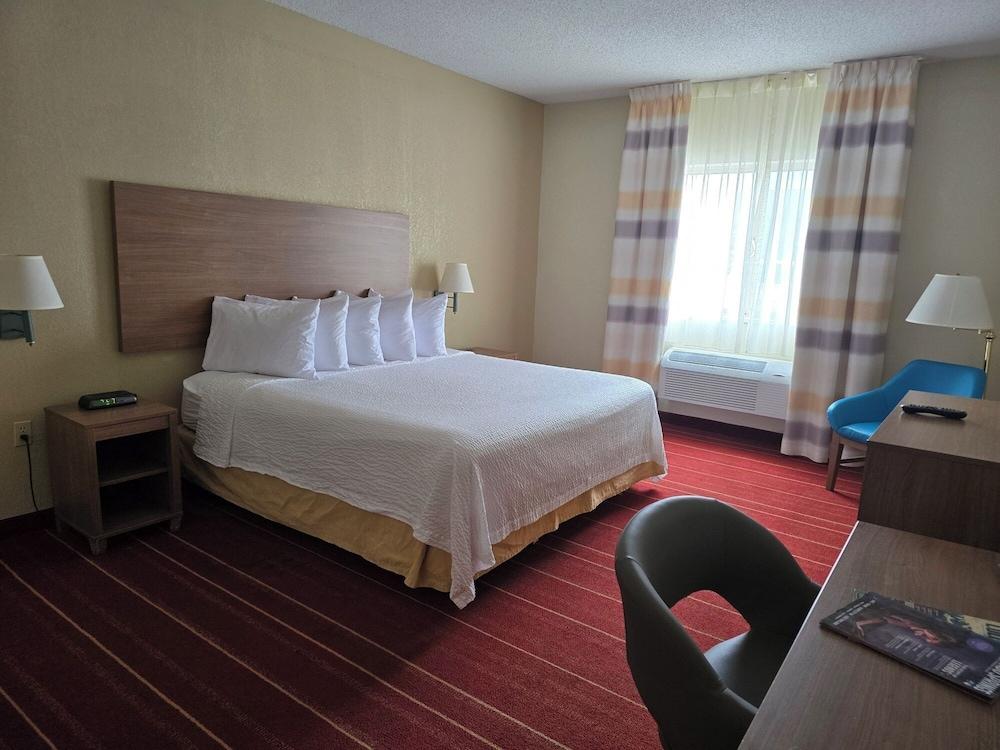 Days Inn by Wyndham Colorado Springs Airport photo 5