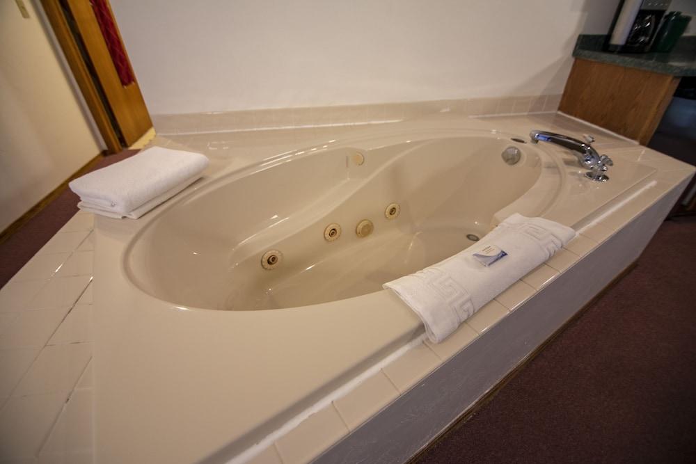 Ridges Inn & Suites photo 5