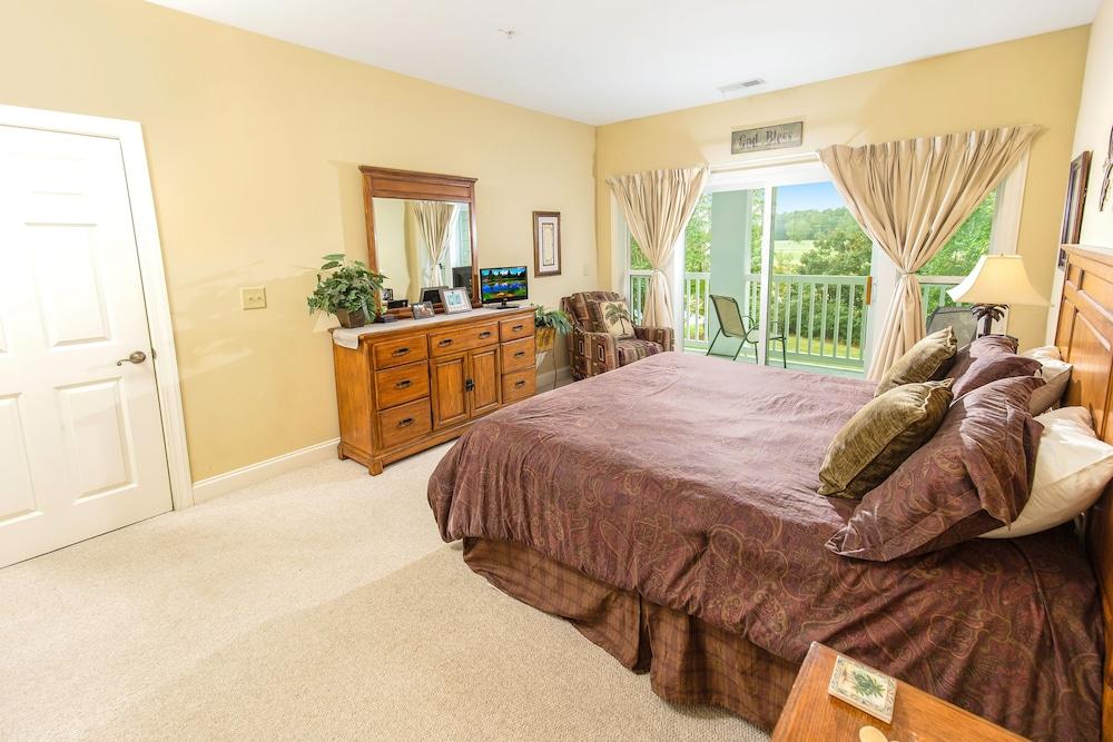 River Oaks Resort photo 70
