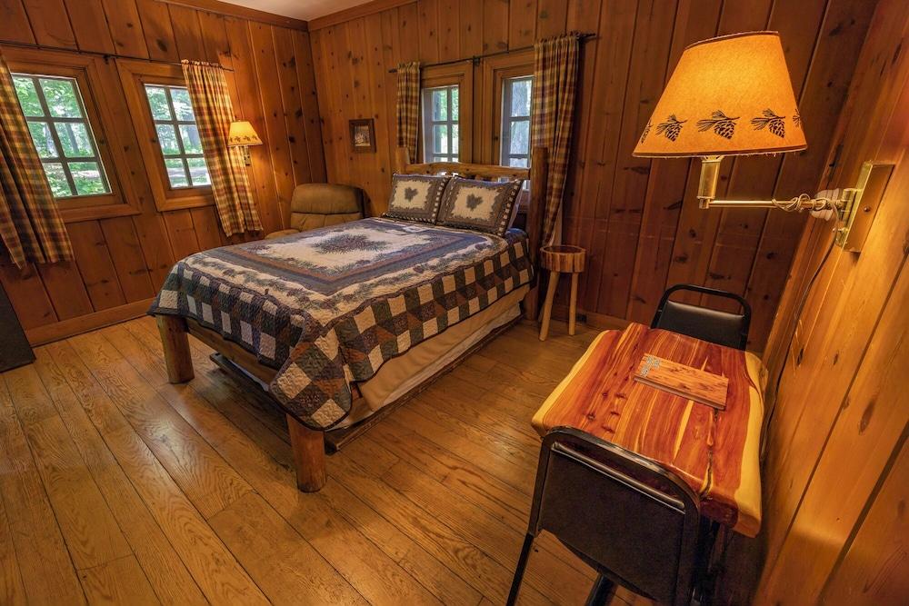 White Pines Lodge photo 7