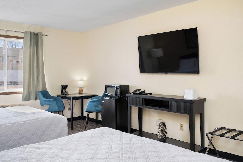 StayInn - Grand Forks photo 29