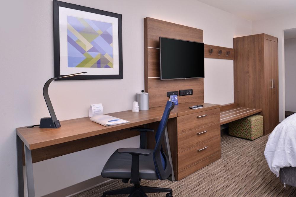 Holiday Inn Express Hotel & Suites Mesquite by IHG photo 6