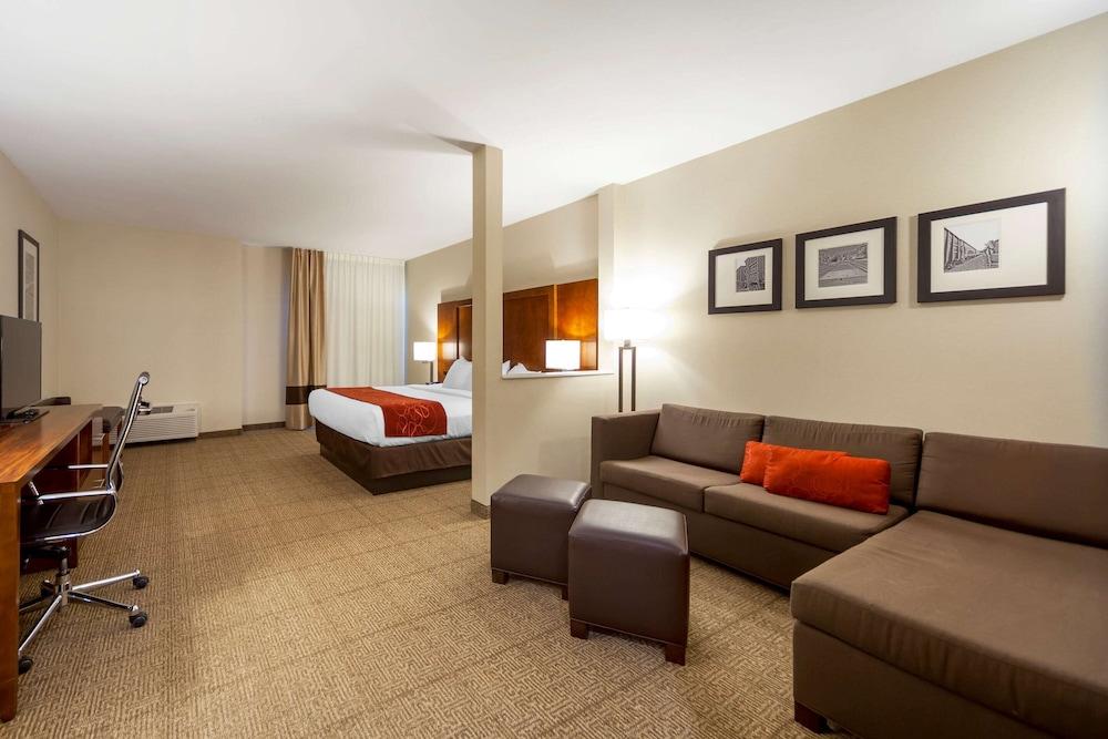 Comfort Suites La Vista - Omaha photo 8
