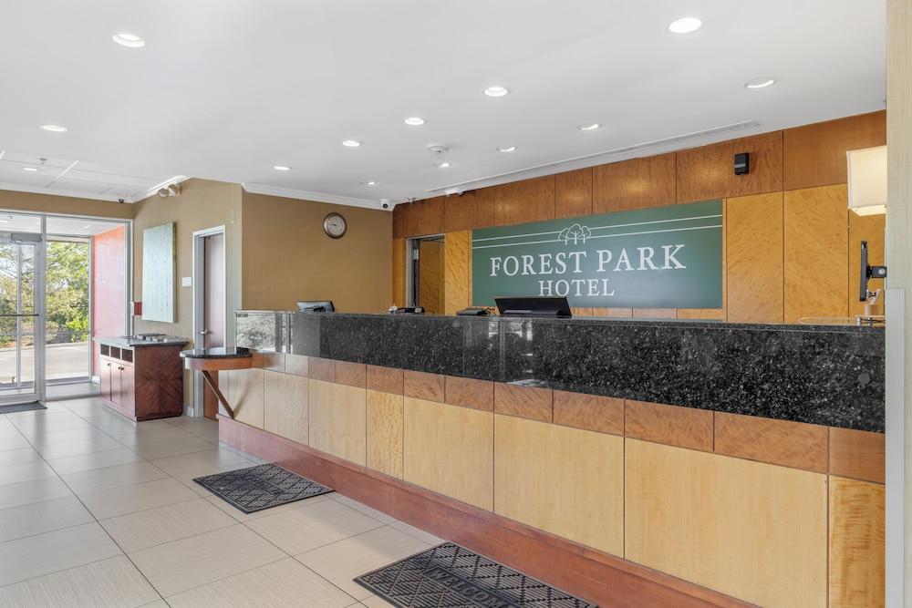 Forest Park Hotel by MDR photo 3