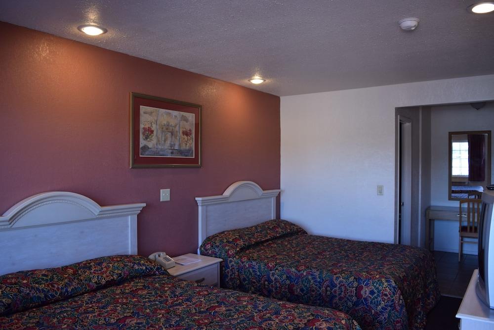 Capri Motel photo 4