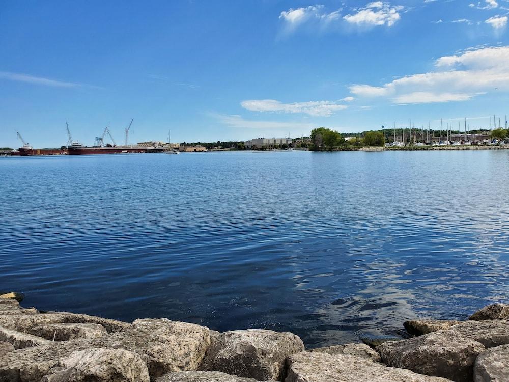 Bridgeport Waterfront Resort photo 92