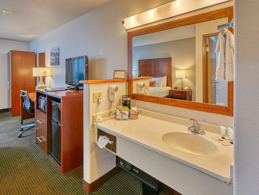 Yellowstone River Inn & Suites photo 3