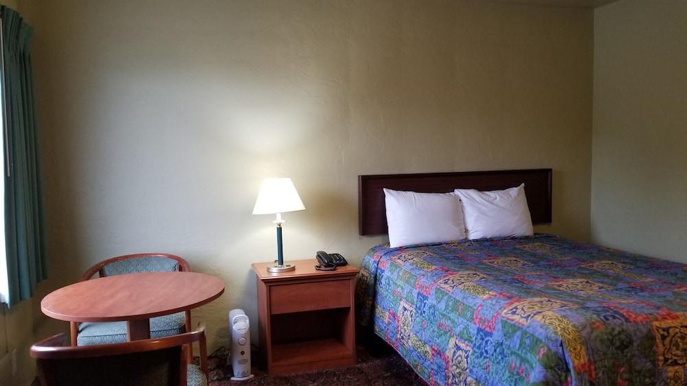 Quick Stop Motel photo 5