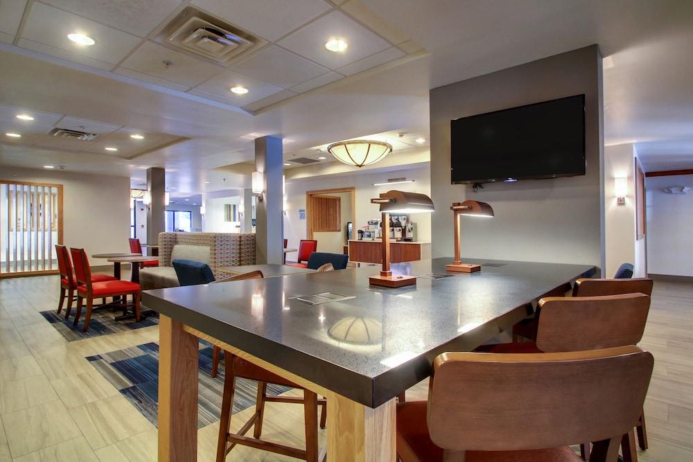 Holiday Inn Express Milwaukee North Brown Deer/Mequon by IHG photo 34