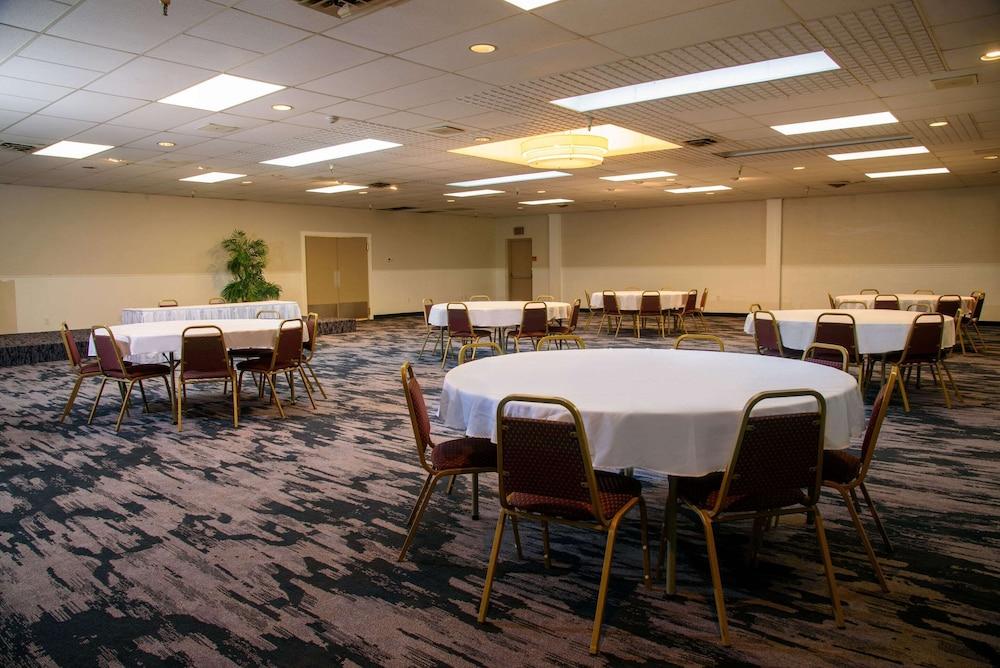 Quality Inn Lewisburg photo 21