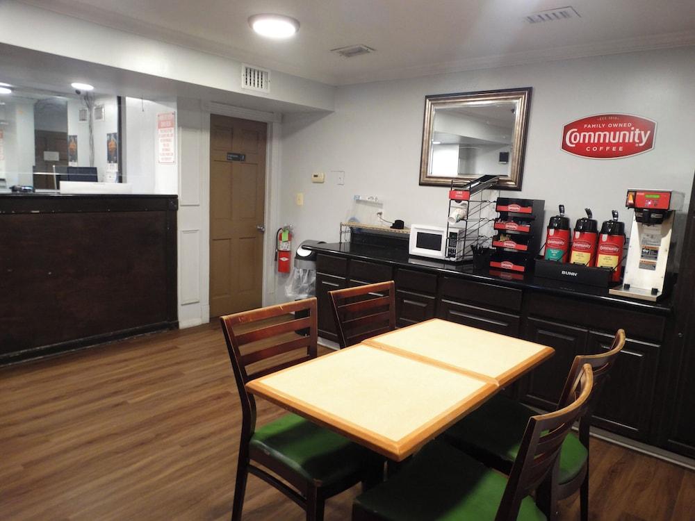 The Residency Inn photo 19
