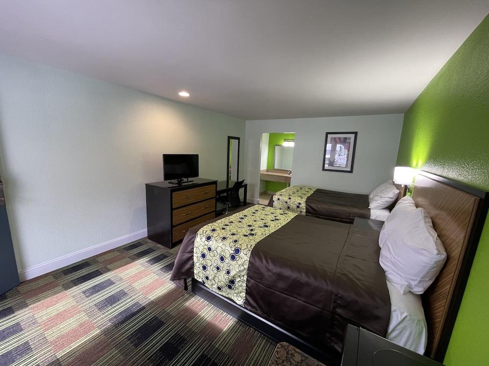 Bowers Hill Inn photo 8