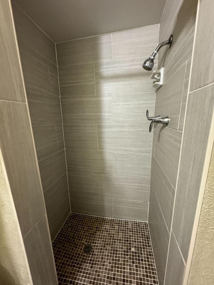 Carlton Marion Inn photo 17