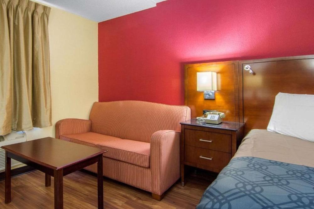 Travelodge by Wyndham Forsyth photo 8